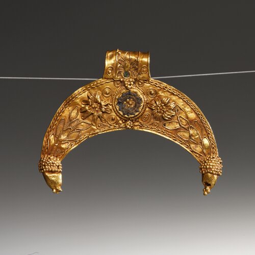A Gold Lunula Pendant
